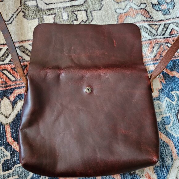 Full Grain Leather Small Crossbody Bag with adjustable strap - Picture 4 of 8